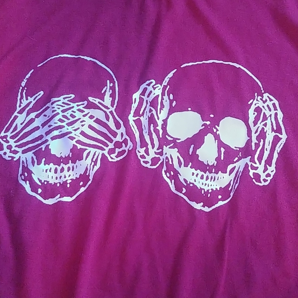 Skull tee - Picture 2 of 2